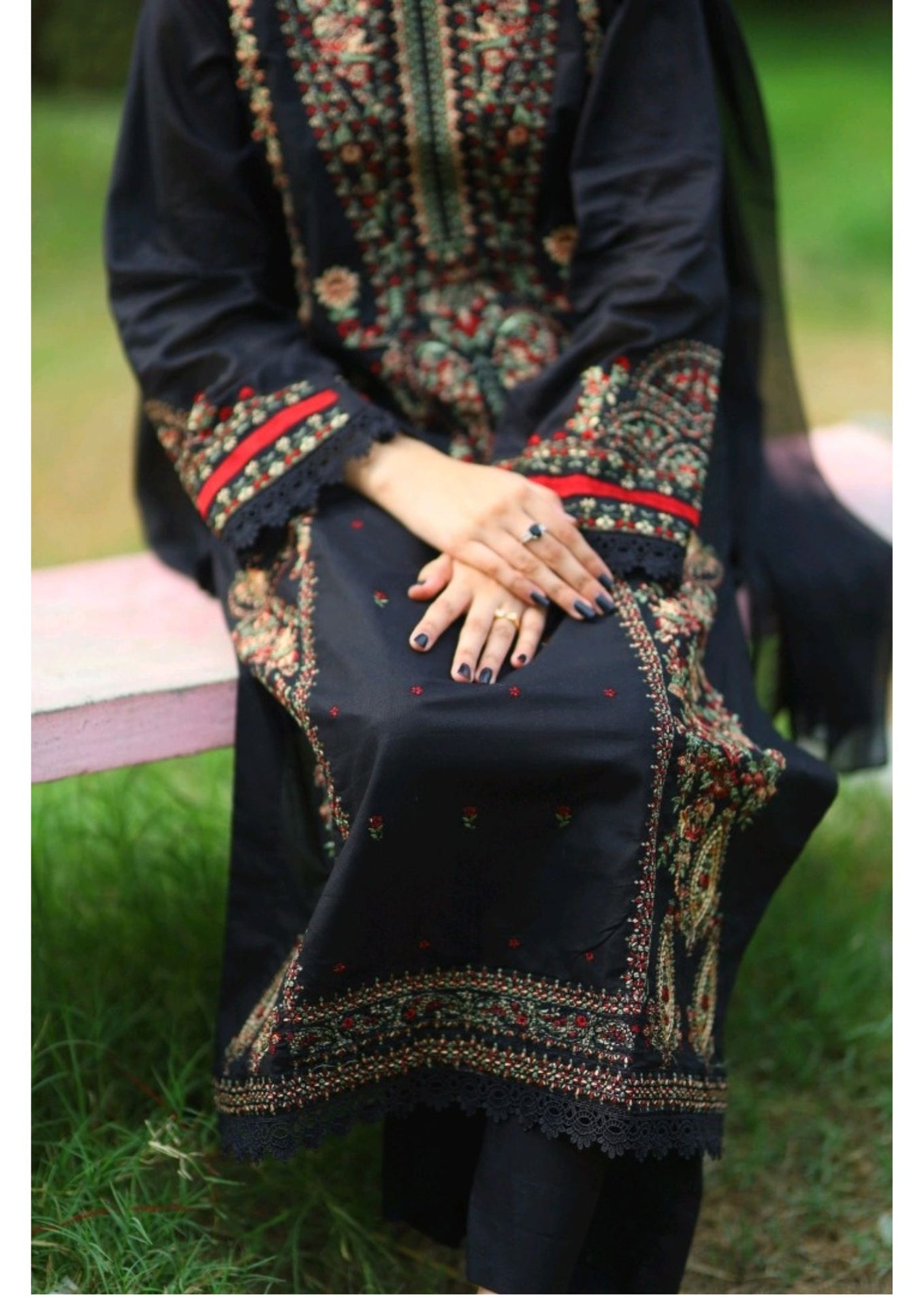 Grace S1228-Embroidered 3pc Lawn Dress With Embroidered Chiffon Dupatta.