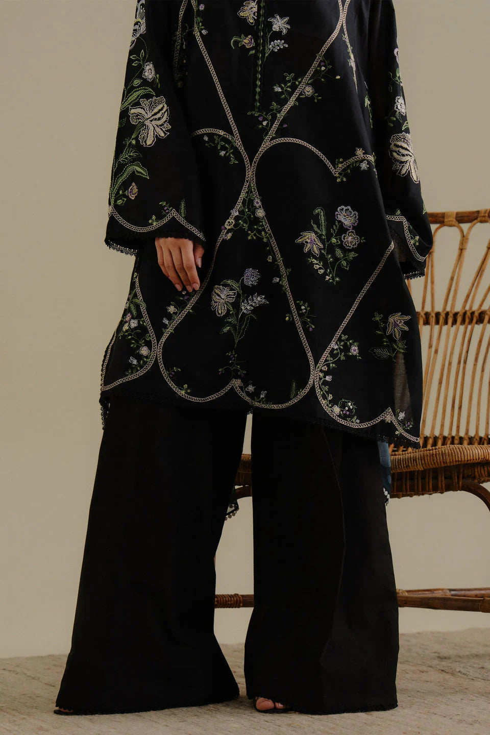 Grace S1257-Embroidered 3pc lawn dress with Printed Munar Dupatta.