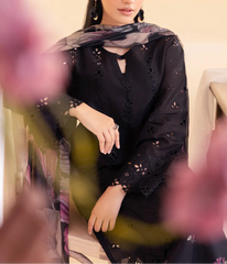 Grace S1220-Embroidered 3pc CHIKANKARI Lawn Dress With Printed Munar Dupatta.