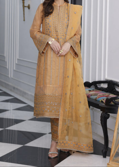 MARIGOLD– Embroidered Chiffon Unstitched 3Pc Suit.