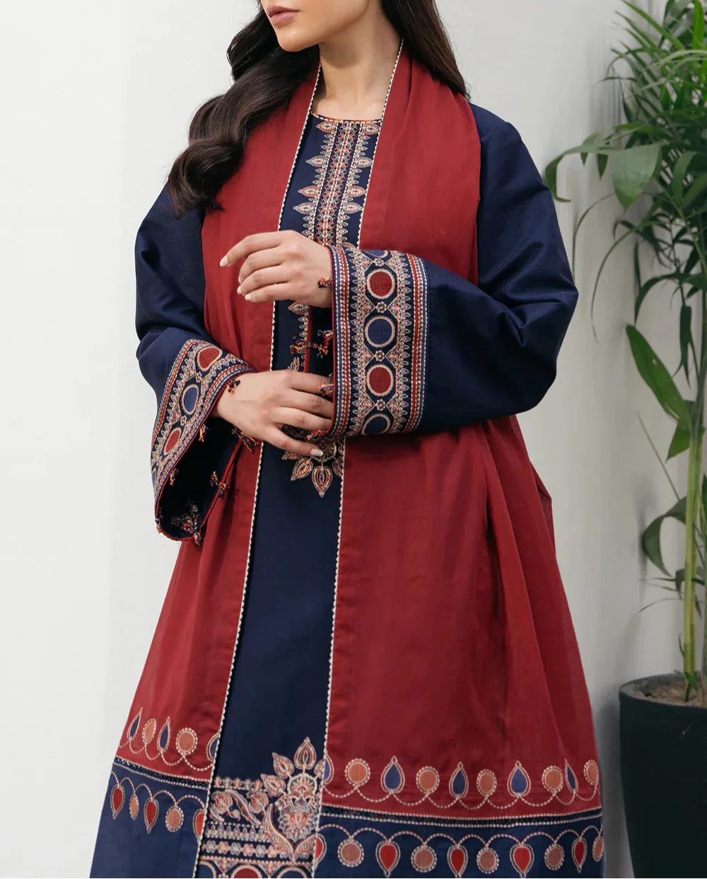 Grace Z(S1214)- Stitched Embroidered 3pc Lawn dress with Printed Munar Dupatta.