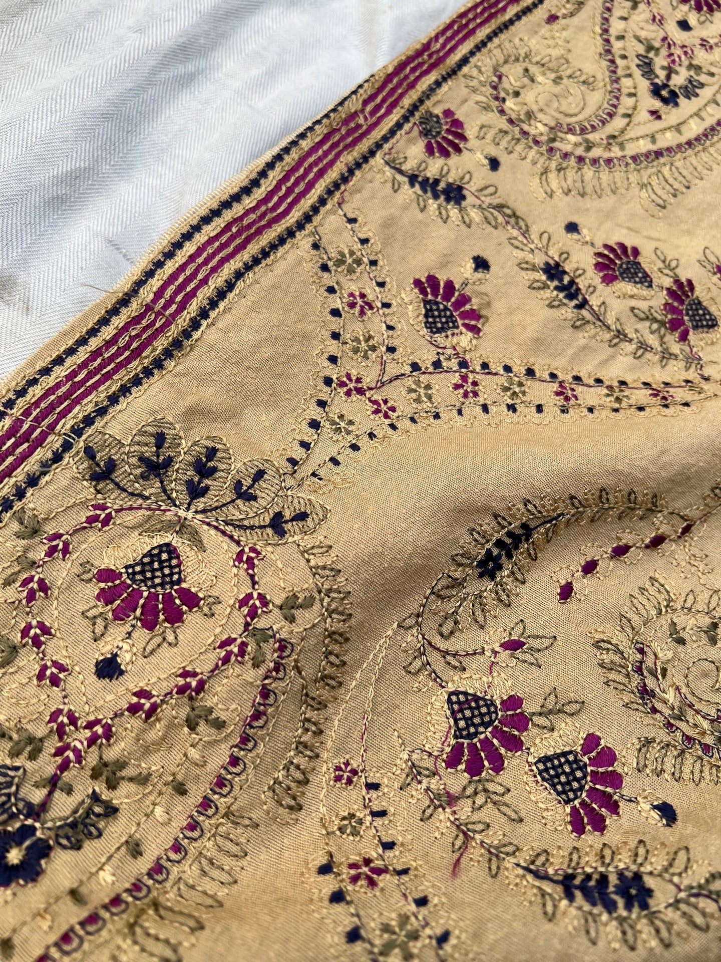 Sarinnah D20-Formal heavy Embroidered Karandi Shawl