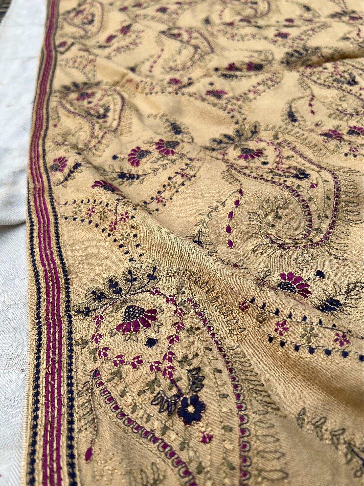 Sarinnah D20-Formal heavy Embroidered Karandi Shawl