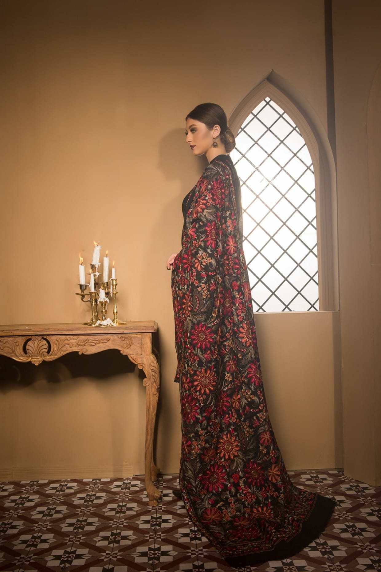 SARINNAH PREMIUM D96-FORMAL HEAVY EMBROIDED KARANDI LAWN SHAWL. - gracestore.pk