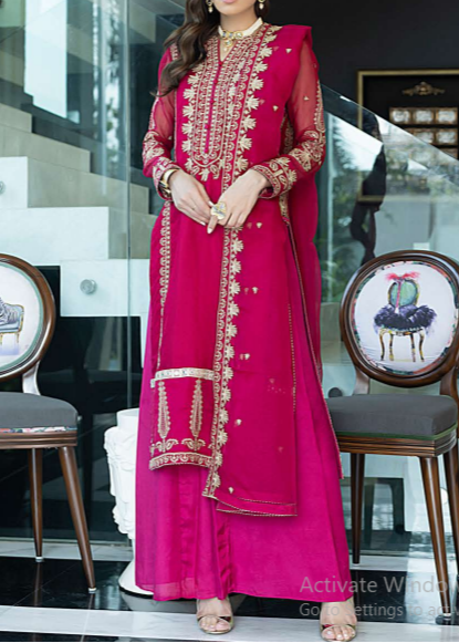 MAGENTA– Embroidered Chiffon Unstitched 3Pc Suit.